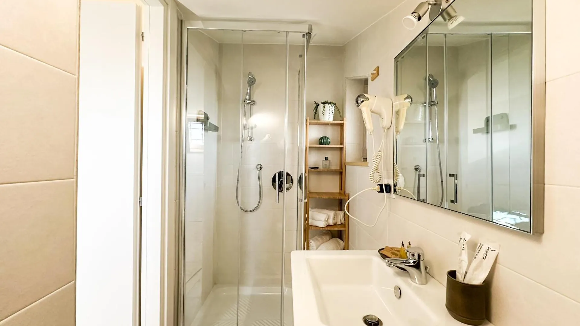 Carolas Luxury House Fiumicino Italia